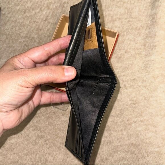 LEVI’S Men’s Black Leather RFID Protection Bifold Wallet - Picture 10 of 13